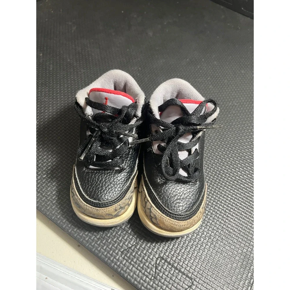 Jordan 3 Retro BT 832033 021 Black/Fire Red-Cement‎ Gray Size 6C